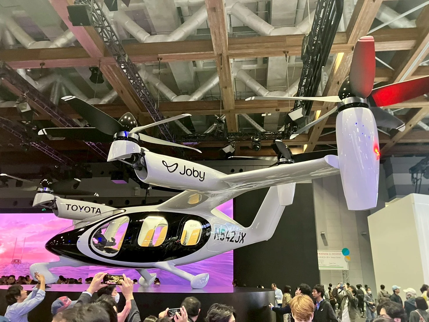 空飛ぶ車.jpg